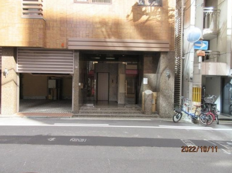 太陽ビルのエントランス|落ち着いたエントランスです