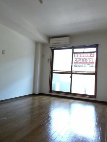 レジデンス久安の居間・リビング