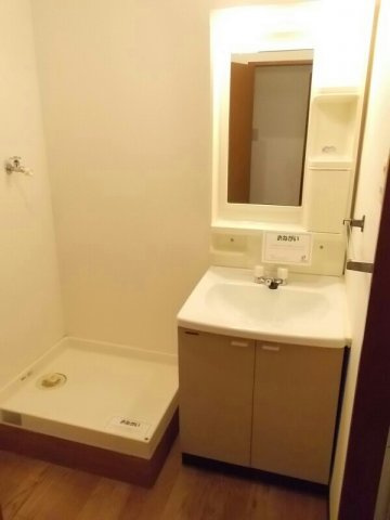 レジデンス久安の洗面所