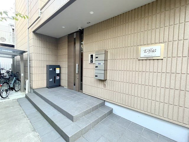 Ｅ－ｆｌａｔのエントランス|★オートロック付きエントランス★