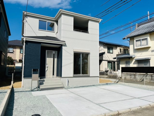 リーブルガーデン／中央区黒髪第三／２号棟の前面道路含む現地写真