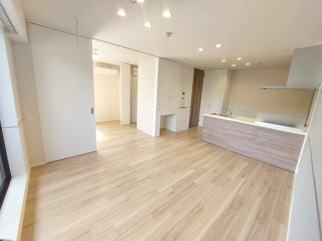 ＰＲＯＴＥＧＯ　ＴＯＫＹＯ　ＥＡＳＴの居間・リビング