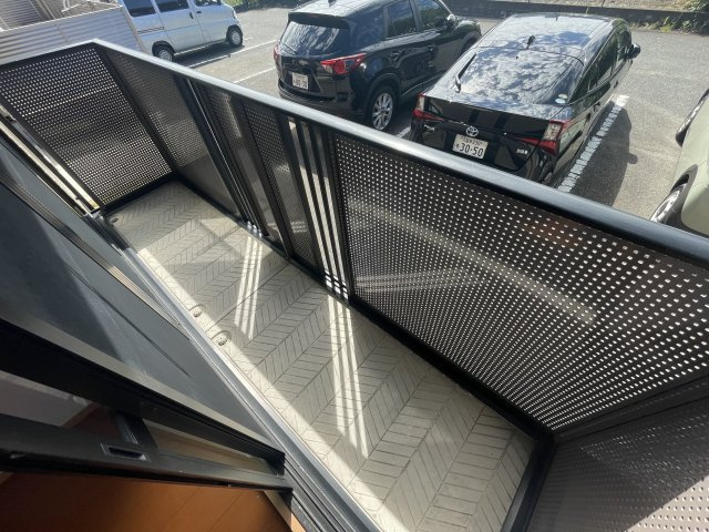 ファミールコートのバルコニー|陽当たり良好なバルコニーです♪