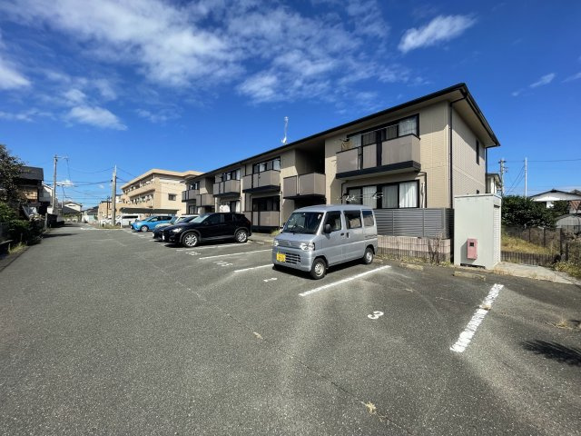 ファミールコートの駐車場|駐車スペースもあります☆