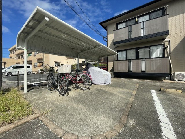 ファミールコートのその他共用部分|駐輪場に自転車も停められます♪