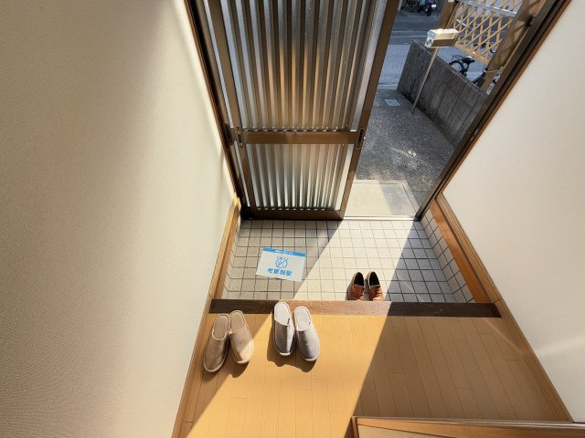 貸家(葛島3-8-17)の玄関