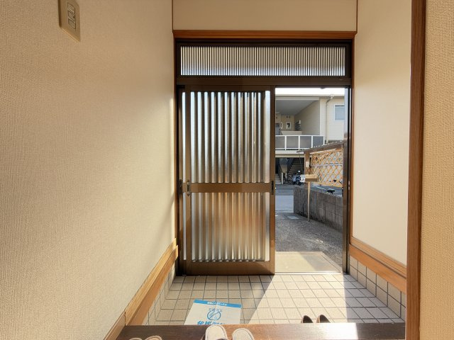 貸家(葛島3-8-17)の玄関