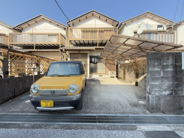 貸家(葛島3-8-17)の駐車場