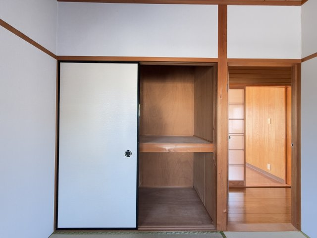 貸家(葛島3-8-17)の収納