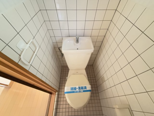 貸家(葛島3-8-17)のトイレ
