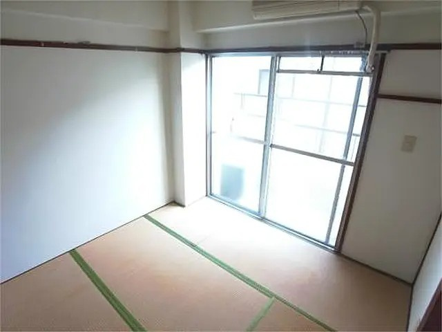 神戸青果食品商業組合会館の居間・リビング