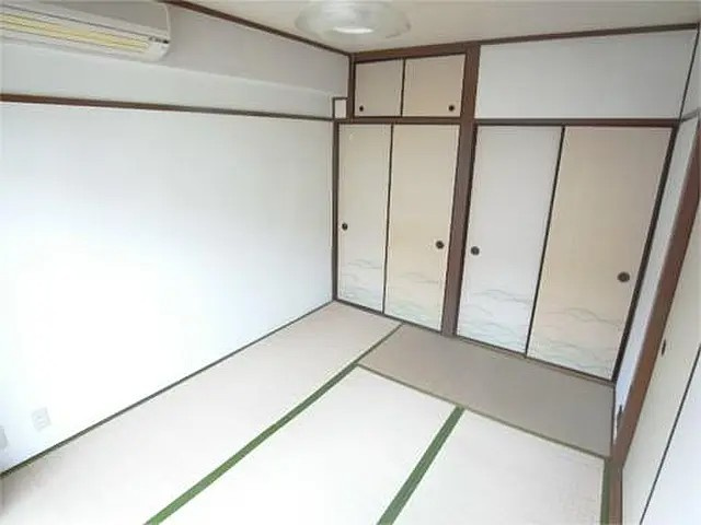 神戸青果食品商業組合会館の居間・リビング