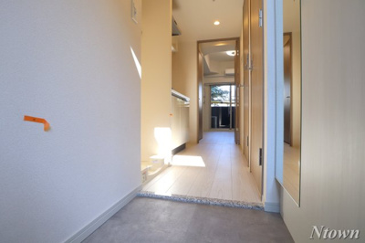 【玄関】 | プレサンス東別院セレニス | 明るい玄関です