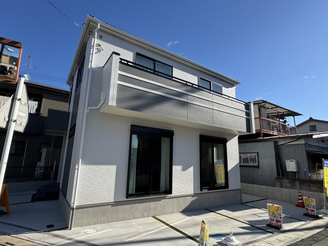 三郷市戸ケ崎新築戸建【吹上小学校：10分】の外観|完成済み内覧可能です！