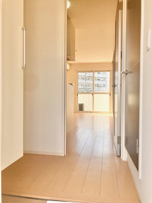 ベアーレ高屋敷の玄関|きれいな明るい玄関です♪