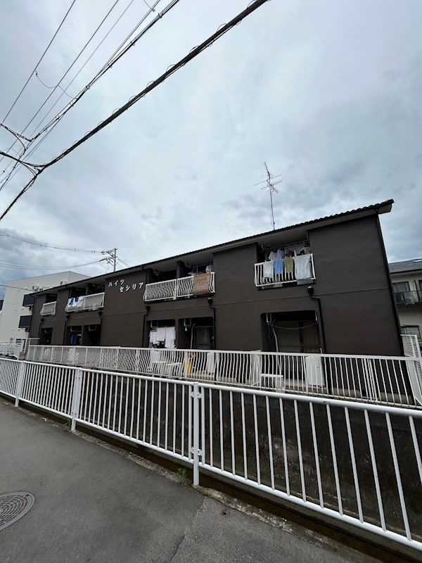 ハイツセシリアの外観