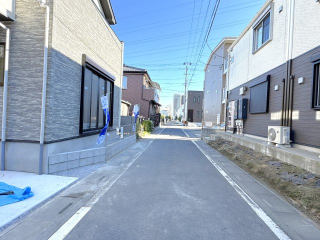 三郷市谷口新築戸建（谷口５期）の前面道路含む現地写真|南側前面道路