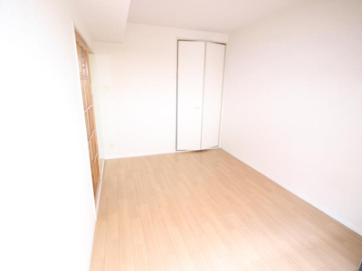 【洋室】 | サンピア西真上