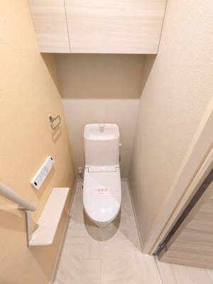 温水洗浄便座付きトイレ