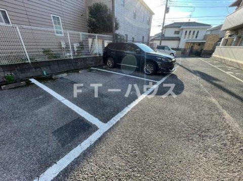シティハイツヒロセBの駐車場