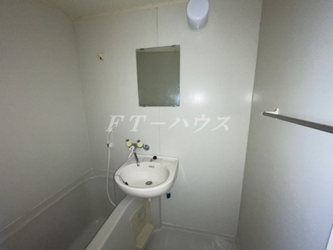 シティハイツヒロセBの浴室