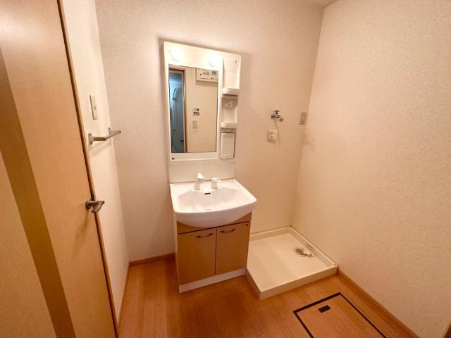 ＡＮＤ　ＯＮＥ　西棟の洗面所|洗面