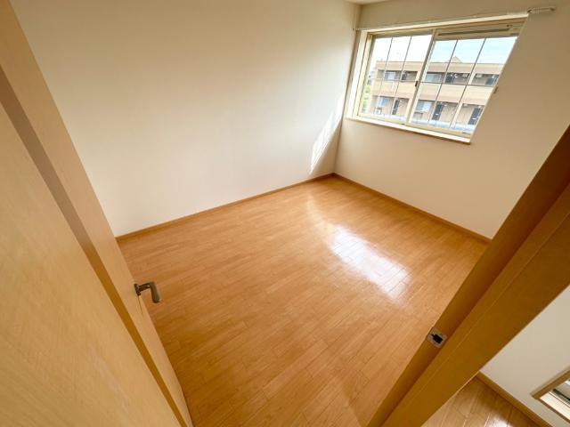 ＡＮＤ　ＯＮＥ　西棟の内装|室内