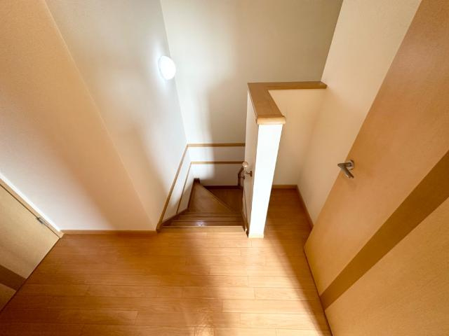 ＡＮＤ　ＯＮＥ　西棟の内装|廊下