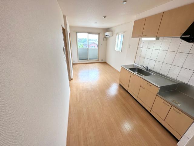 ＡＮＤ　ＯＮＥ　西棟の居間・リビング|リビング