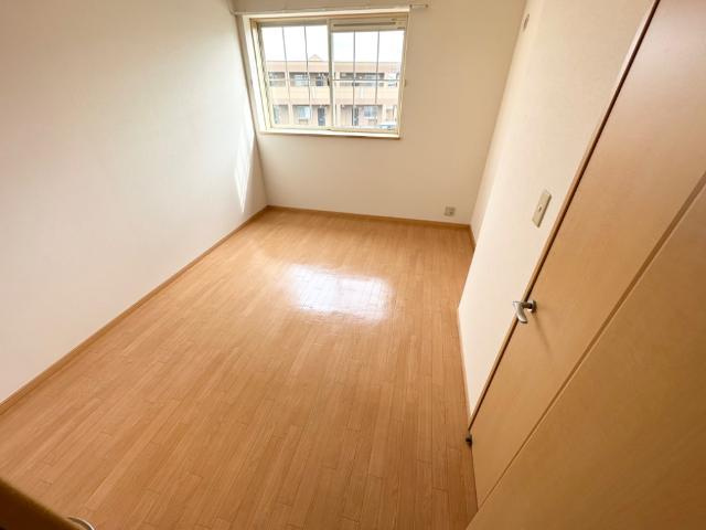 ＡＮＤ　ＯＮＥ　西棟の内装|室内