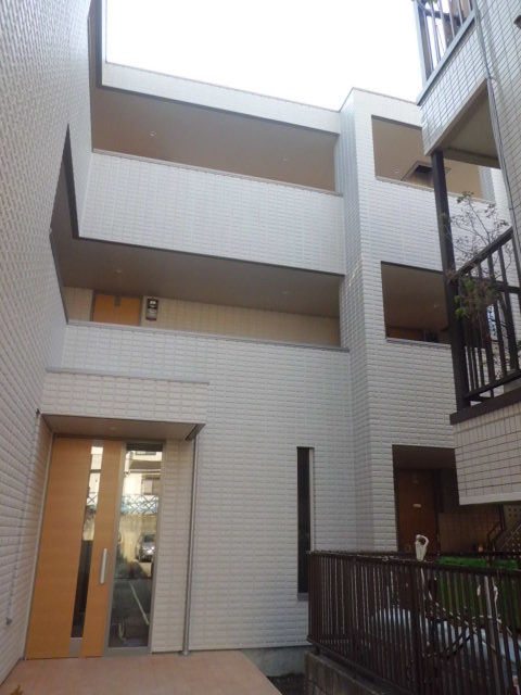 フェリオ鶴見のエントランス|オートロック・宅配ＢＯＸ付　耐震耐火旭化成へーベルメゾン