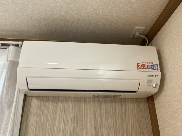 【設備】 | エクセルハイツ | 大型寒冷地仕様のエアコンで冬対策もバッチリです♪