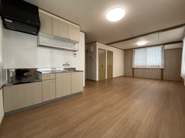 【居間・リビング】 | エクセルハイツ | 広々、16帖の１LDKです♪