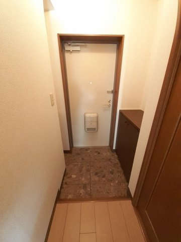 ファミールＫ向山Ⅱ　　 刈谷市近郊の賃貸はクラスホームの玄関|収納もある玄関です