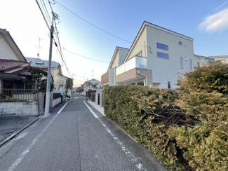 【前面道路含む現地写真】 | 車通りも少なく安心して生活いただけます。