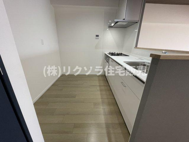 香里ヶ丘グランドハイツの居間・リビング|LDK17.1帖　陽当たり良好
■物件内覧・資金計画相談・住宅ローン相談、リフォーム相談、お問合せ受付中■
※当日・翌日のご内覧、ご相談はお電話でのお問合せがスムーズです！