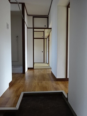 【玄関】 | 新金岡第三住宅７－２１号棟 | 玄関　※前回募集時／２０２１年１０月の写真