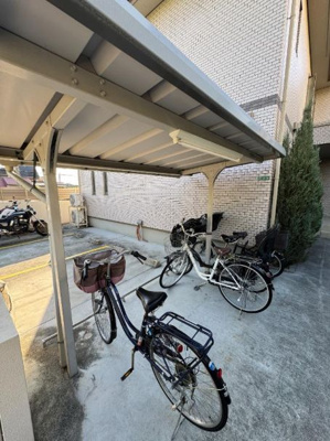 【駐輪場】 | ペット飼育可!パナホーム建築の軽量鉄骨住宅!