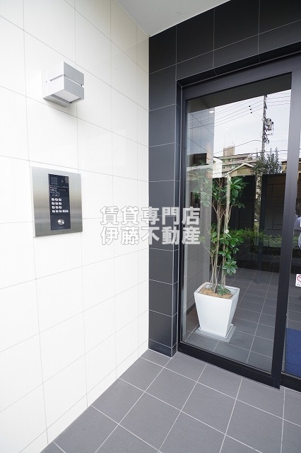 グランメゾン黒川のエントランス