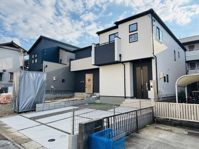 GRAFARE長久手市長配｜名古屋市の戸建ならホームアップの駐車場|並列2台駐車可能