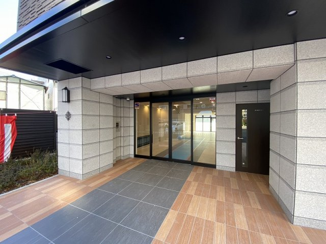 神戸市兵庫区湊町１丁目の賃貸マンションのエントランス