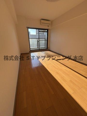 仲介手数料０円！ナビシティ上社の居間・リビング