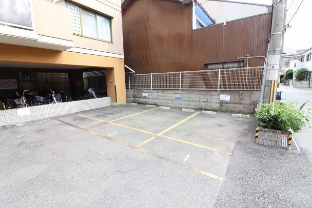 【駐車場】 | ノアコート森小路（旧ラフィーネ鶴丸） | 駐車場です