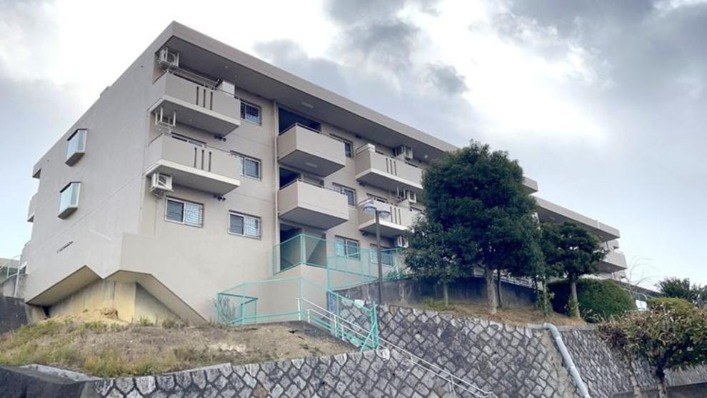 ユニライフ香里園の外観|新しい生活にいかがでしょうか？外観はお住まいの顔になります。こだわりたいポイントですね。水回りリフォームやリノベーションも承ってます。
■現地見学・資金計画相談・住宅ローン相談もお問合せ受付中■