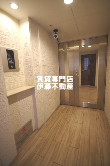 名古屋市東区東大曽根町の賃貸マンションのエントランス