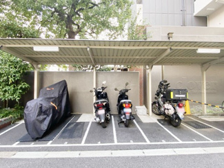 【駐車場】 | バイク置き場。空き区画の有無や駐輪料金、サイズおよび排気量規定などについては、改めてお問い合わせください。～即日のご見学可能～　お問合せはお気軽にどうぞ。