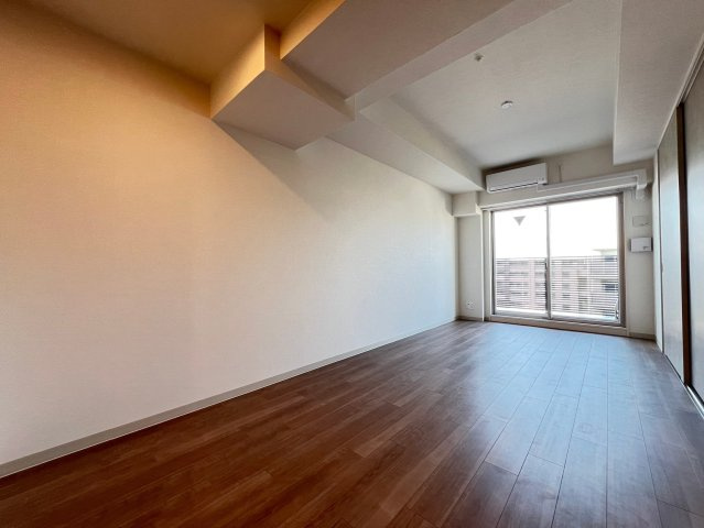 アーバネックス南森町WESTの居間・リビング