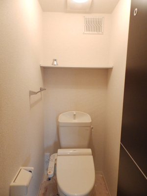 【トイレ】 | コアロード弐番館 | 落ち着いた色調のトイレです