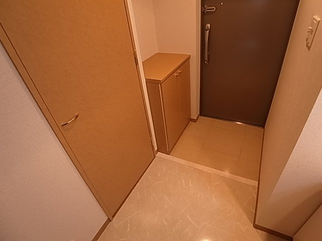 神戸市須磨区大池町５丁目の賃貸マンションの玄関|シューズボックス付き