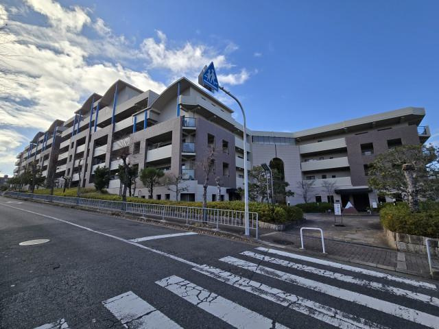 コモンシティ星田ランドクオーレの外観|新しい生活にいかがでしょうか？外観はお住まいの顔になります。こだわりたいポイントですね。水回りリフォームやリノベーションも承ってます。
■現地見学・資金計画相談・住宅ローン相談もお問合せ受付中■